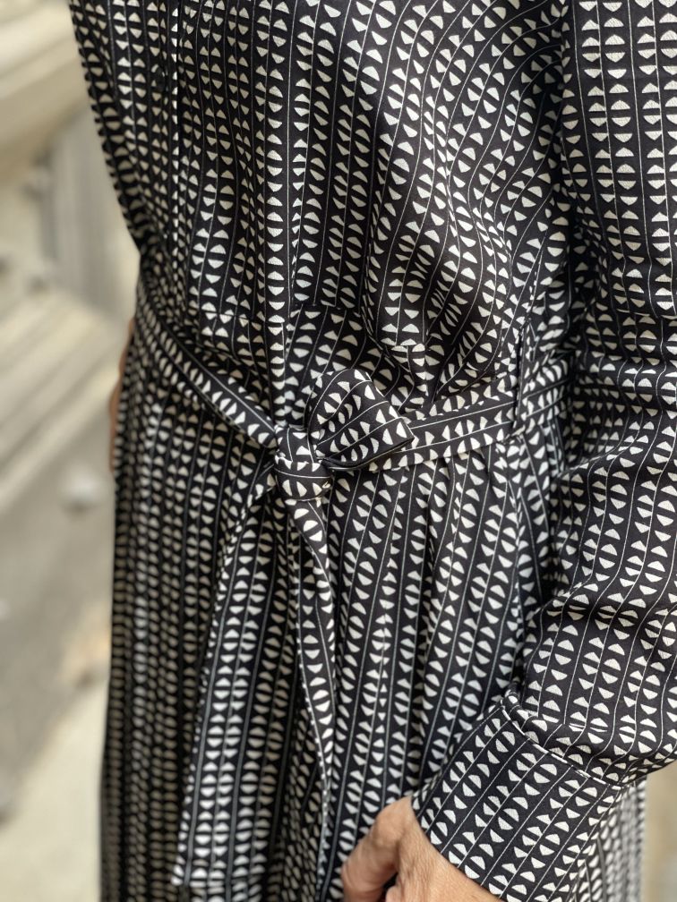 Kartika - Abito Chemisier Colore Nero/Bianco