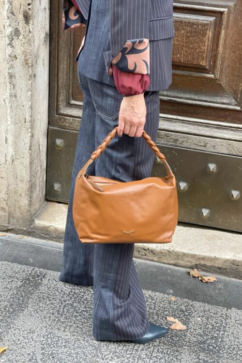 Borsa in Pelle Colore Cuoio con Tracolla all’interno – Pulicati