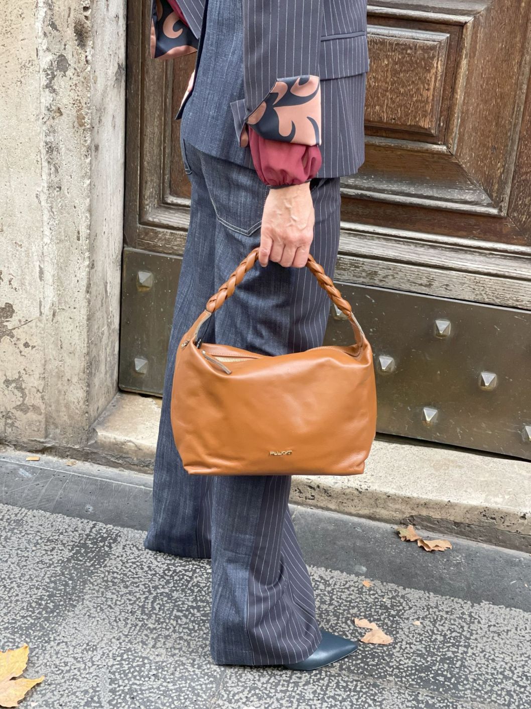 Borsa in Pelle Colore Cuoio con Tracolla all’interno – Pulicati